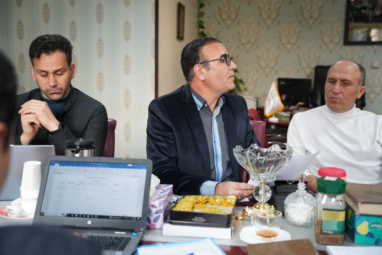 نشست تخصصی انجمن ورزش روزانه برگزار شد/ از برگزاری دوره های مدرسی تا رویداد "پارک فعال"